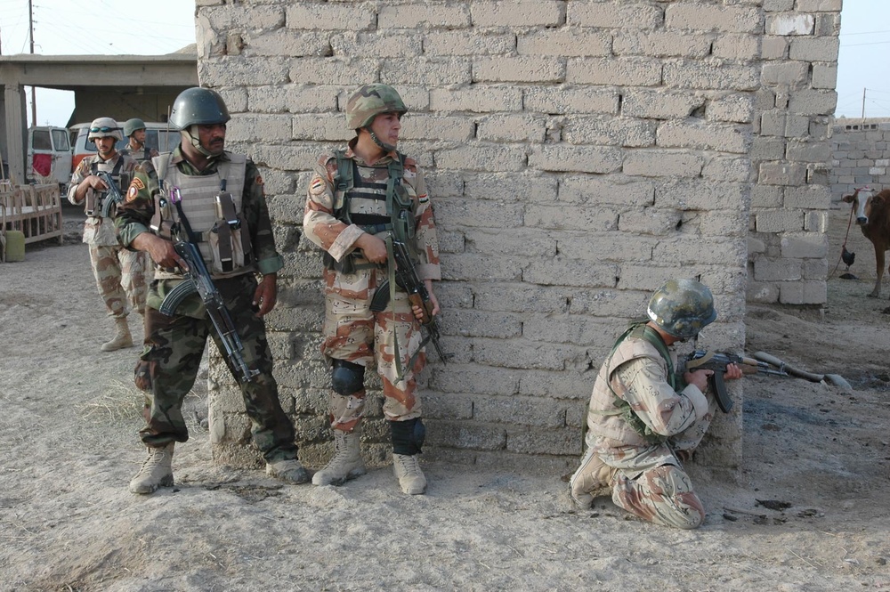 Coalition Forces Clear Outskirts of Baqubah