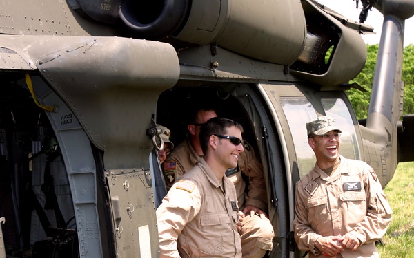 101st Airborne flying in support of AS/NE 07