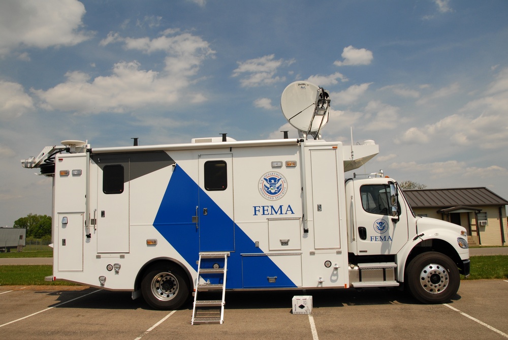 DVIDS - News - Vigilant Guard - FEMA team creates vital communications ...