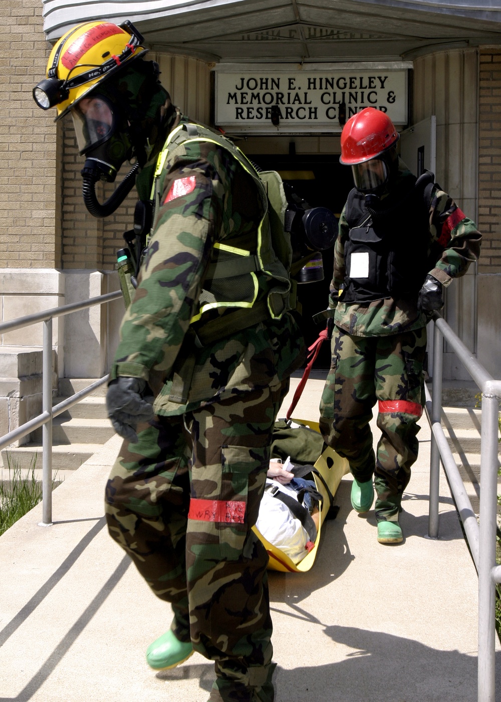 Marines extract casualties from hospital