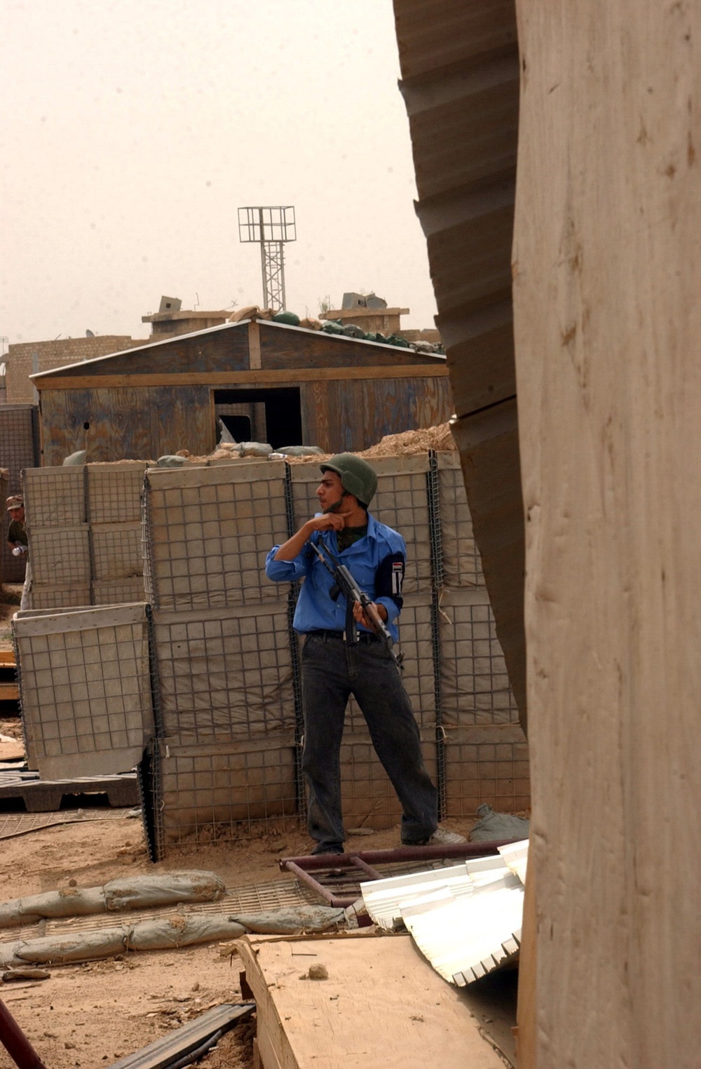 Iraqi police officers train at Camp Hero