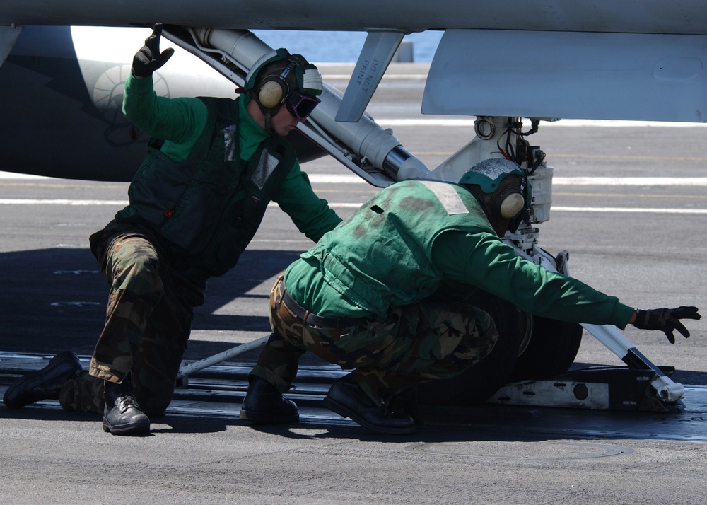 USS Dwight D. Eisenhower Maintenance