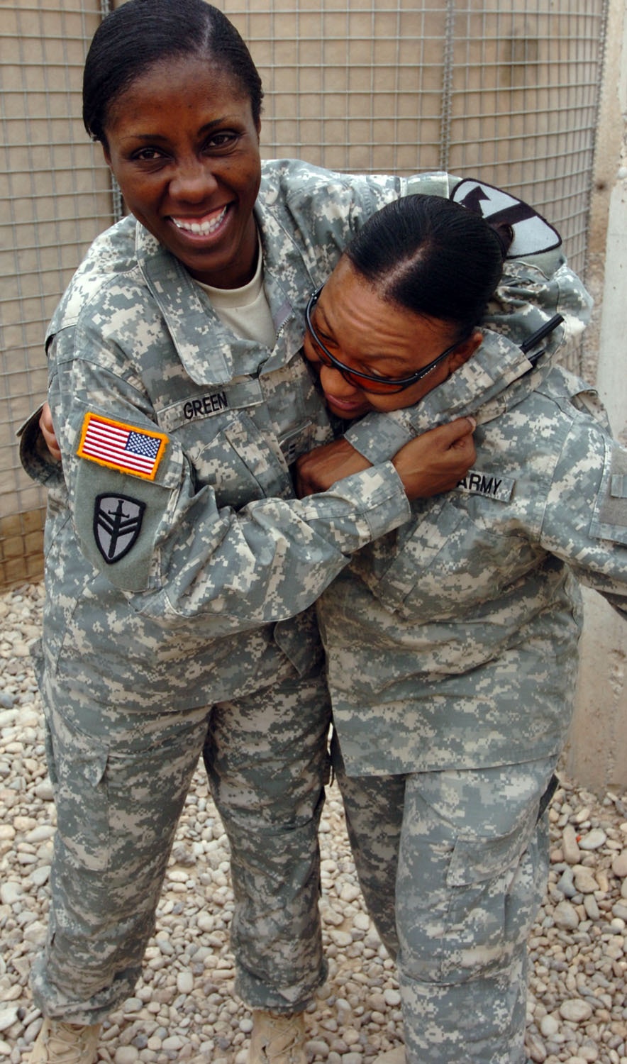 Former DS deploys to Iraq with previous trainee by her side