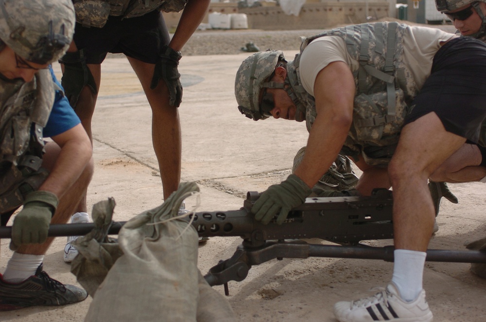 Paratroopers take part in combat athlete competition