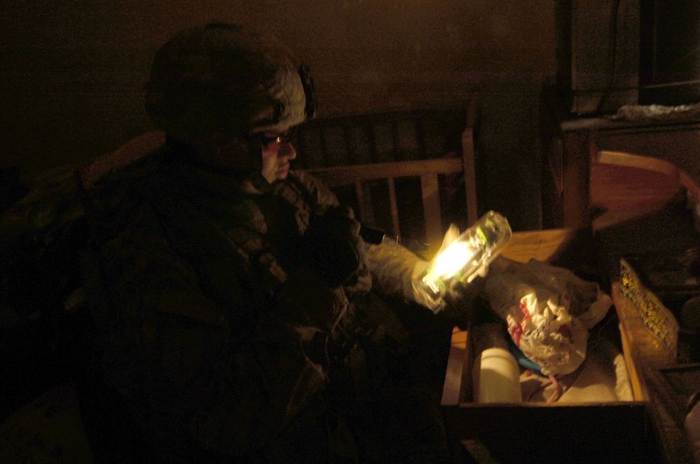 Soldiers search Sadiyah for insurgent activity