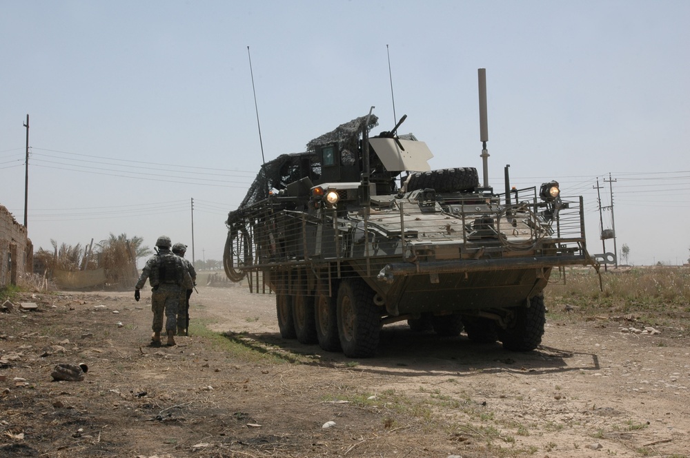Fort Lewis Soldiers on patrol in Diyala
