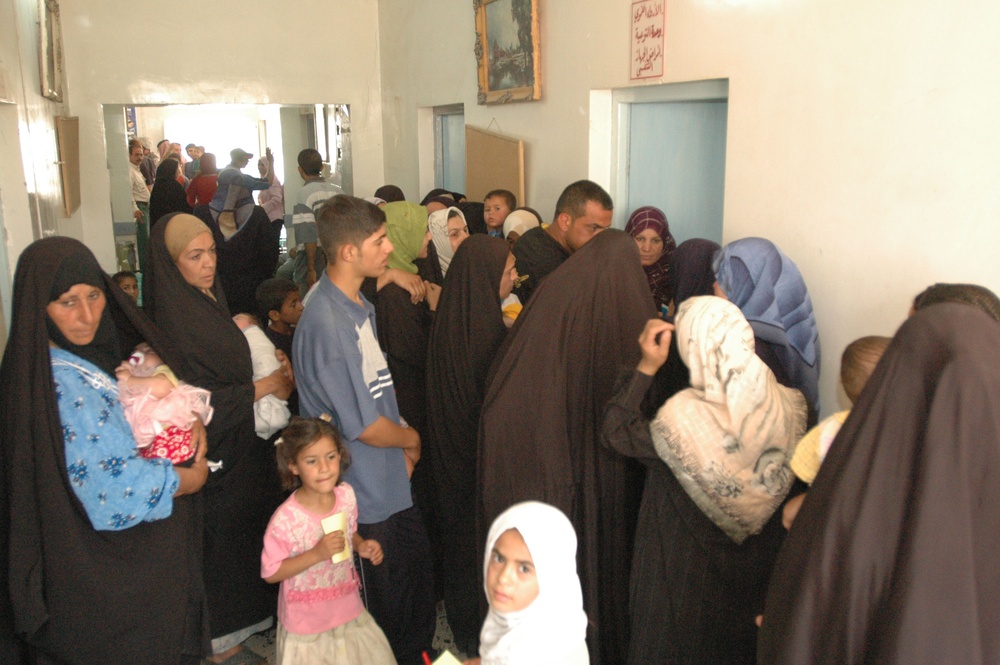 Soldiers help Iraqi doctor see over 200 patients