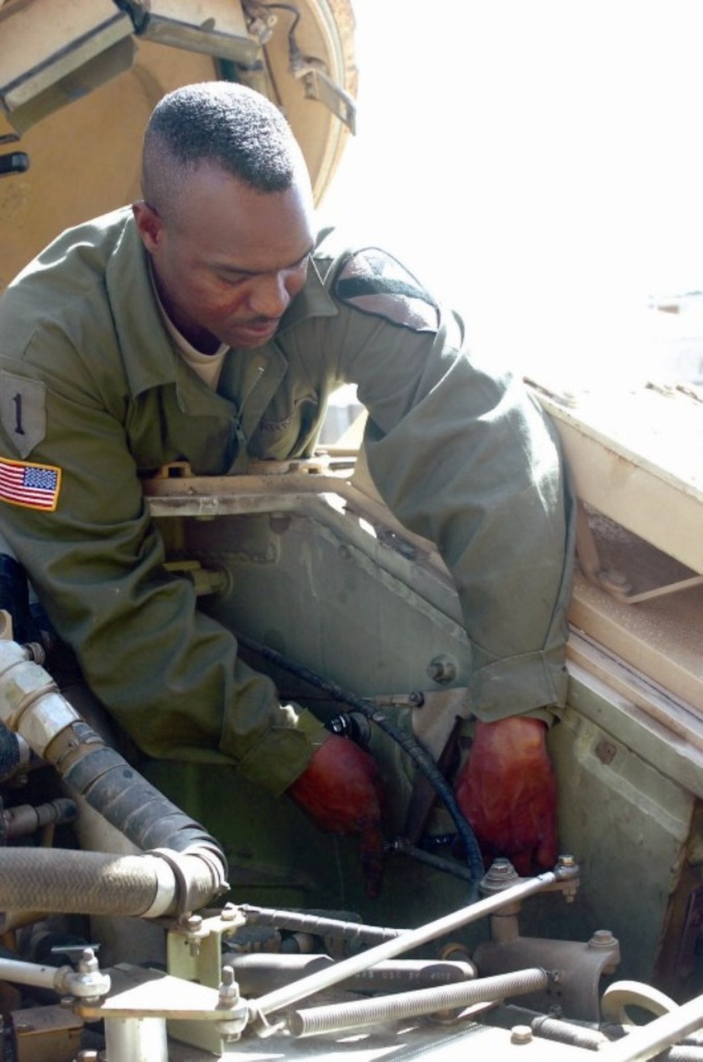 DVIDS - News - Bradley maintainers keep vehicles on track