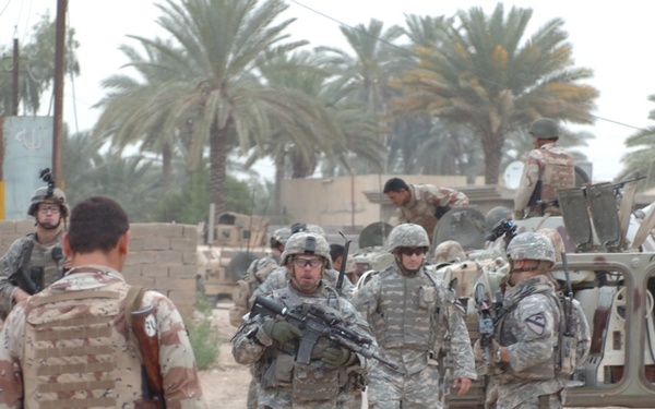 Rolling Up the Bad Guys: 'Garryowen', Iraqi Army Team Up to T