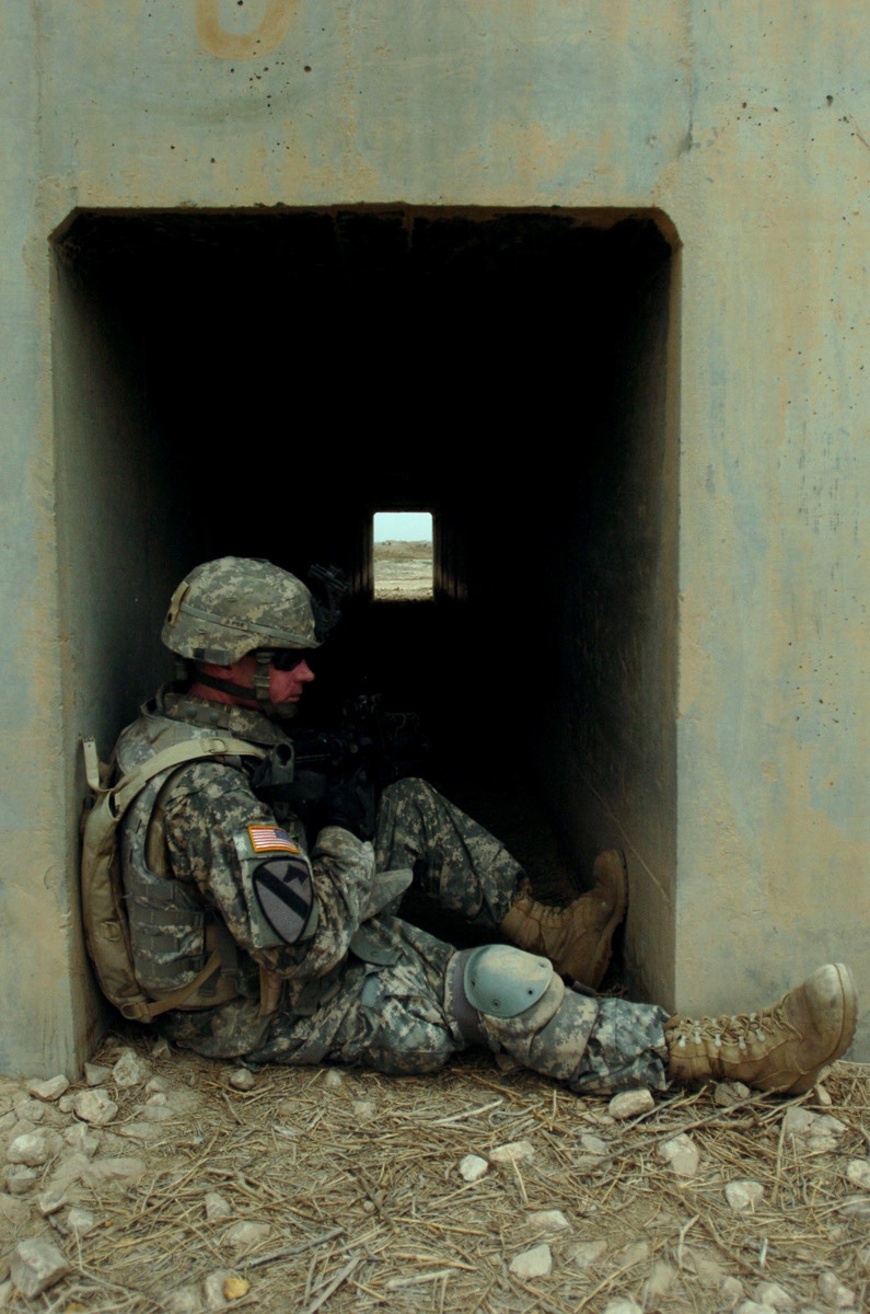 Soldiers Search the Abu Ghraib District