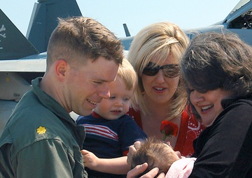 USS Eisenhower Pilot Greets His Family
