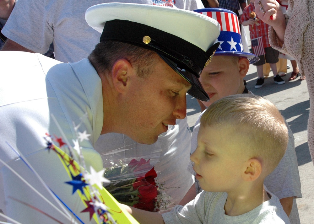 USS Anzio Returns from Deployment