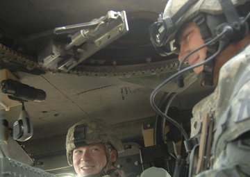 U.S. Soldiers assist Iraqi police cadet training