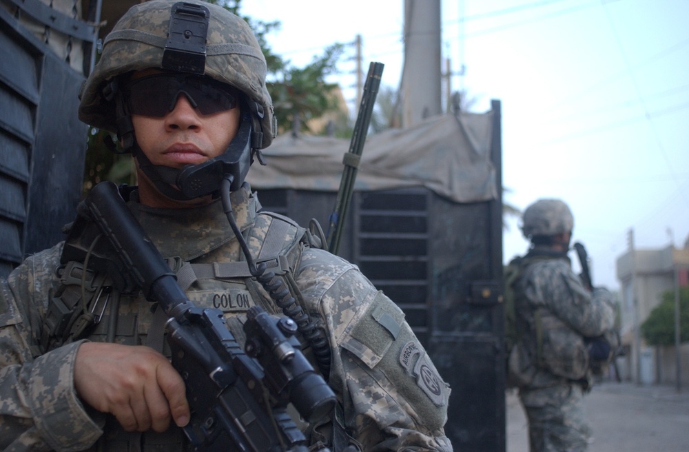 U.S. Soldiers from 325th Airborne Patrol Shaab