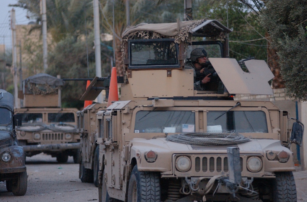 U.S. Soldiers from 325th Airborne Patrol Shaab