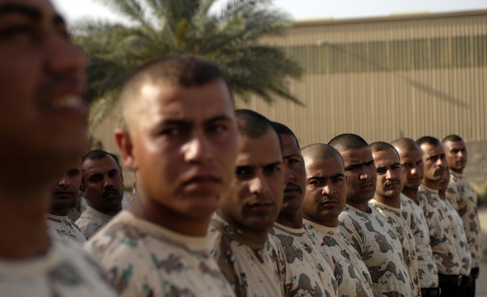 U.S. Army Militar Police Assist in Iraqi Police Training