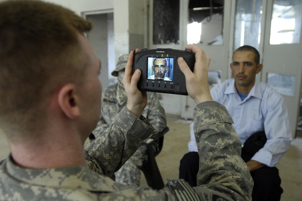 U.S. Army Militar Police Assist in Iraqi Police Training