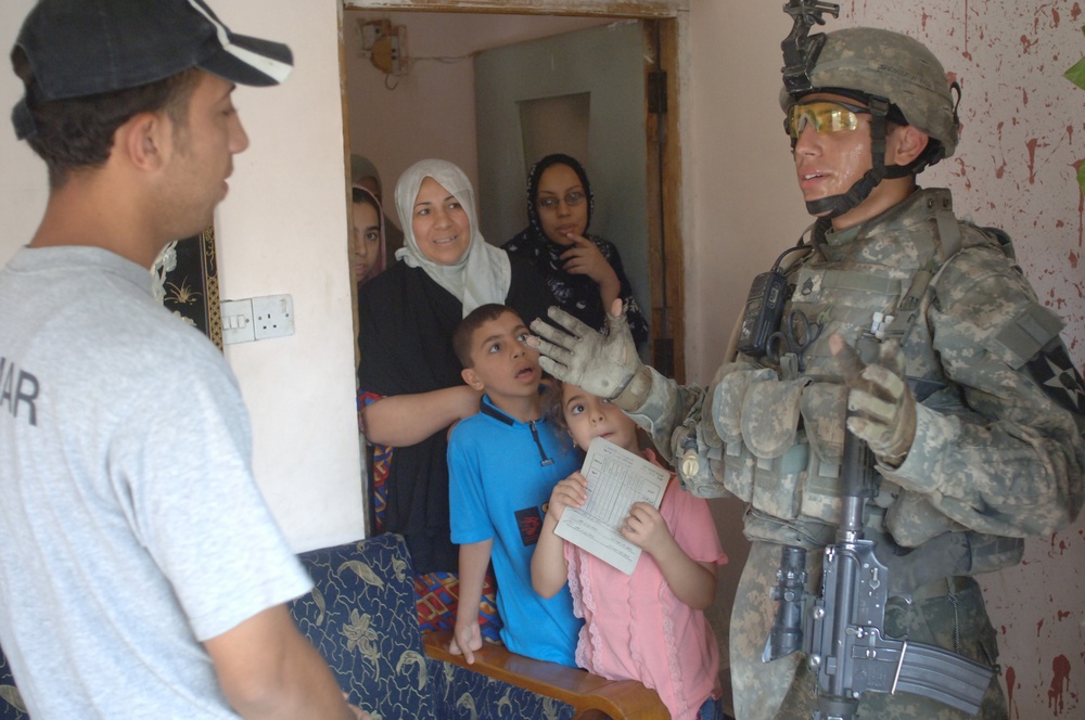 Soldiers from 2nd Infantry Division conduct clearing operations