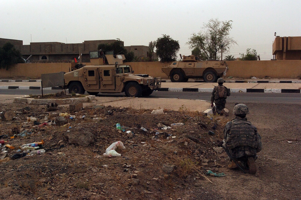 Soldiers From 82nd Airborne Conduct Operations to Find Anti-Iraqi Forces