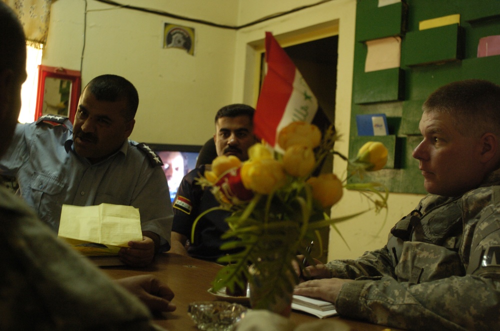 Soldiers in Police Transition Team assist Iraqi Highway Patrol