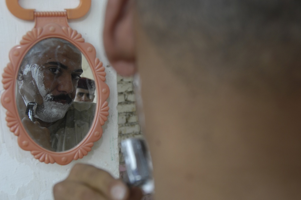 Bravo Battery U.S. Soldiers from Ft. Drum Conduct Searches