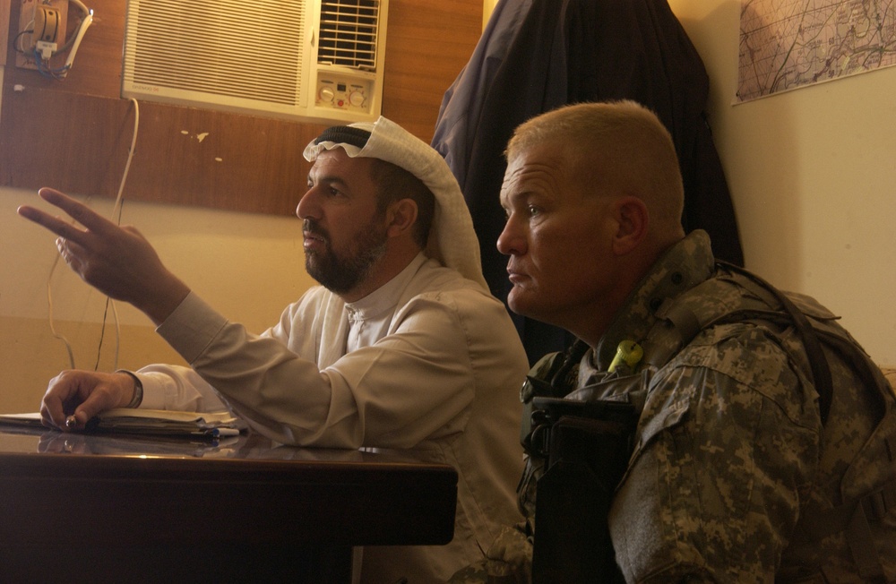 93rd Military Police Company Works with Iraqi Police near Abusayda