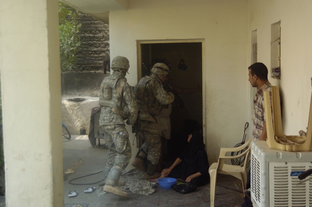 Stryker Brigade Soldiers Sweep and Search in East Rashid