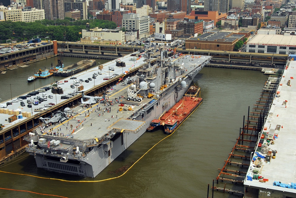 Fleet Week New York City 2007