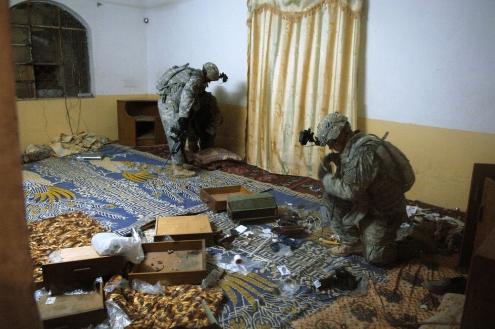 1-15 Infantry detains five suspected insurgents