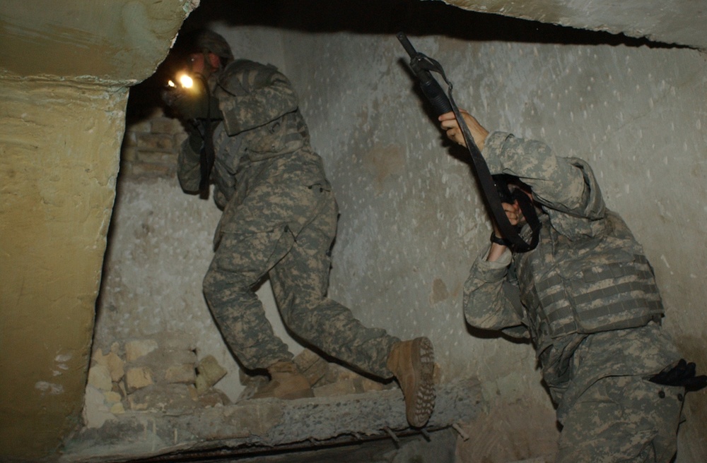 US, IA Soldiers Work Together Toward Many Goals