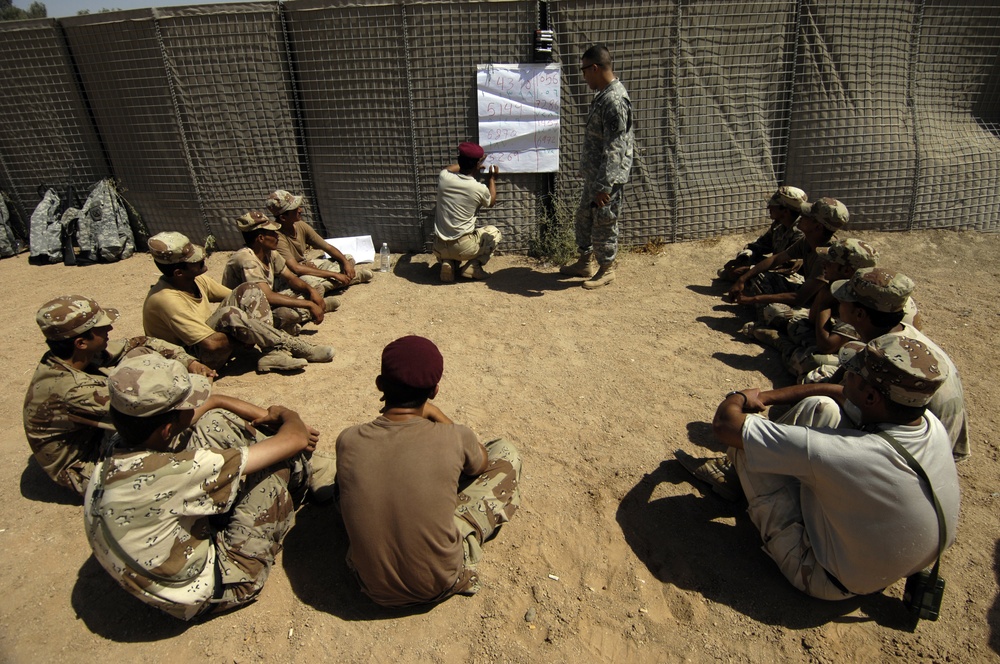 10th Mountain Soldiers Teach Iraqi Army About Field Artillery