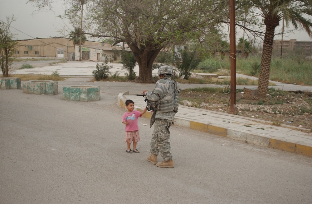 2nd Infantry Division Troops Patrol Zafaraniyah Area