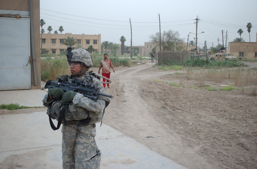 2nd Infantry Division Troops Patrol Zafaraniyah Area