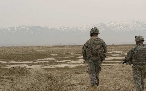 Paratroopers conduct patrols near Firebase Miri