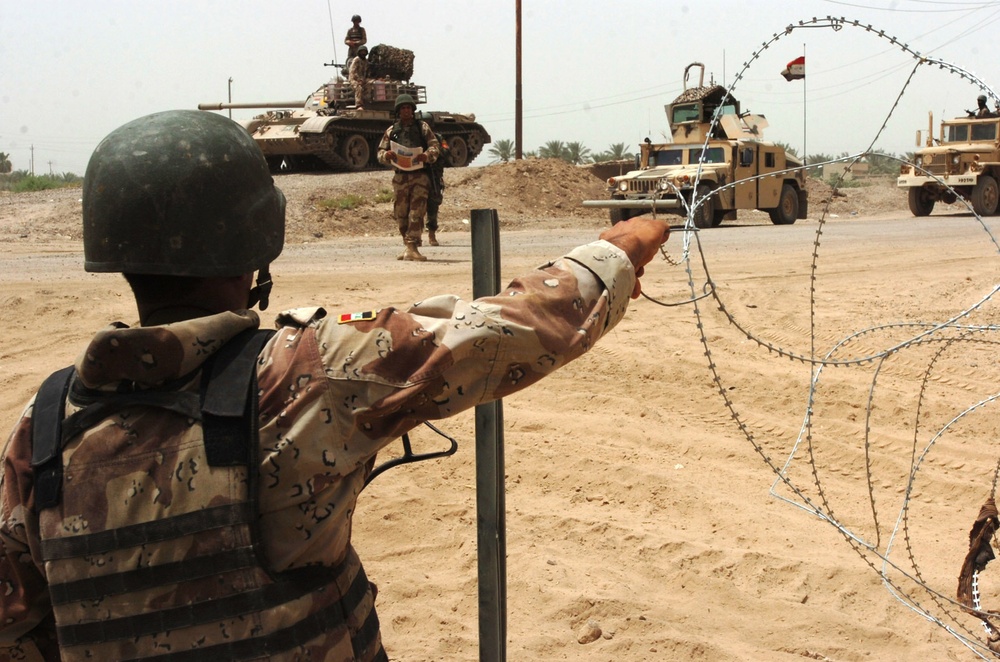 Iraqi Army Works Traffic Control Point With Help From Stallions Battalion