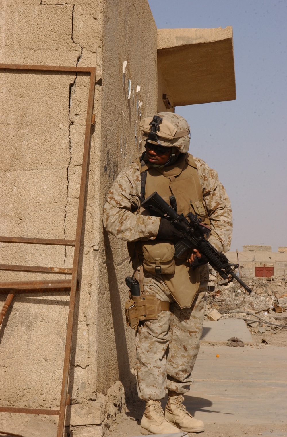Marines, Iraqi Police Work Together in Tameem