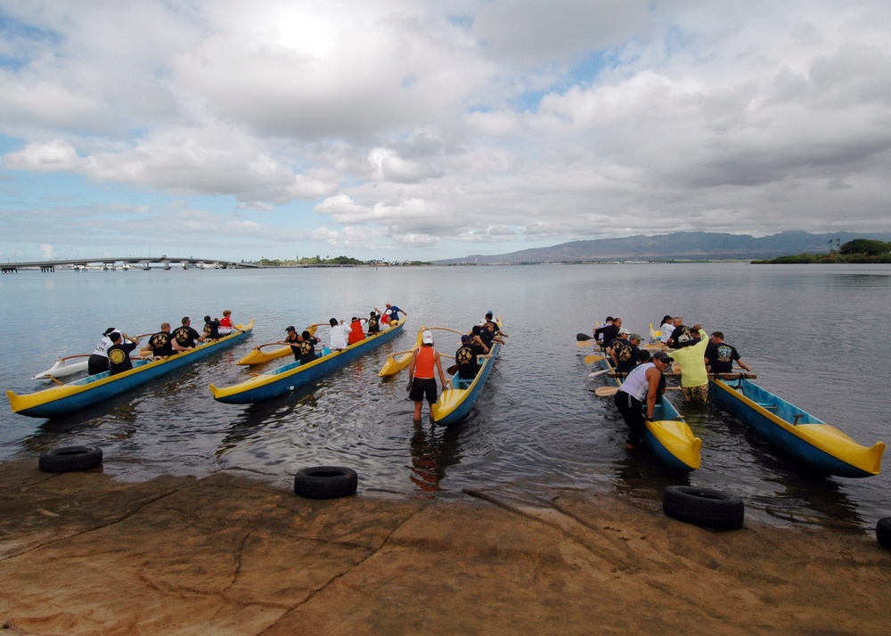 Recreation Outrigger Canoe Paddling