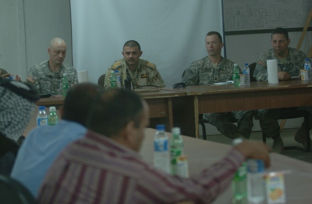 3-1 Cav. Leaders Meet With Local Sheiks