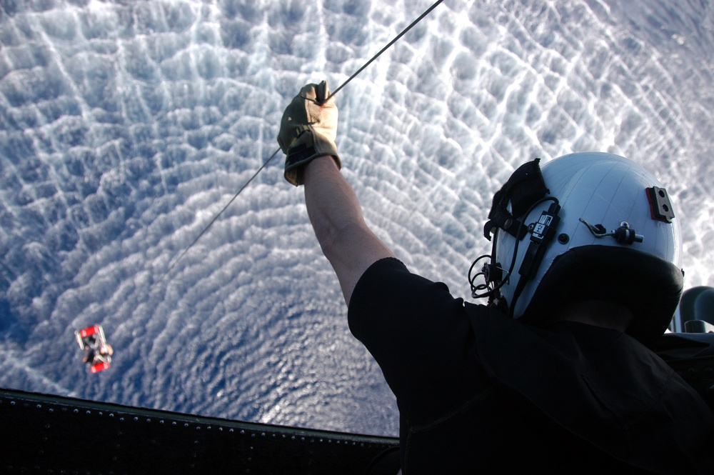 Aviation Warefare Operators Train in Search and Rescue