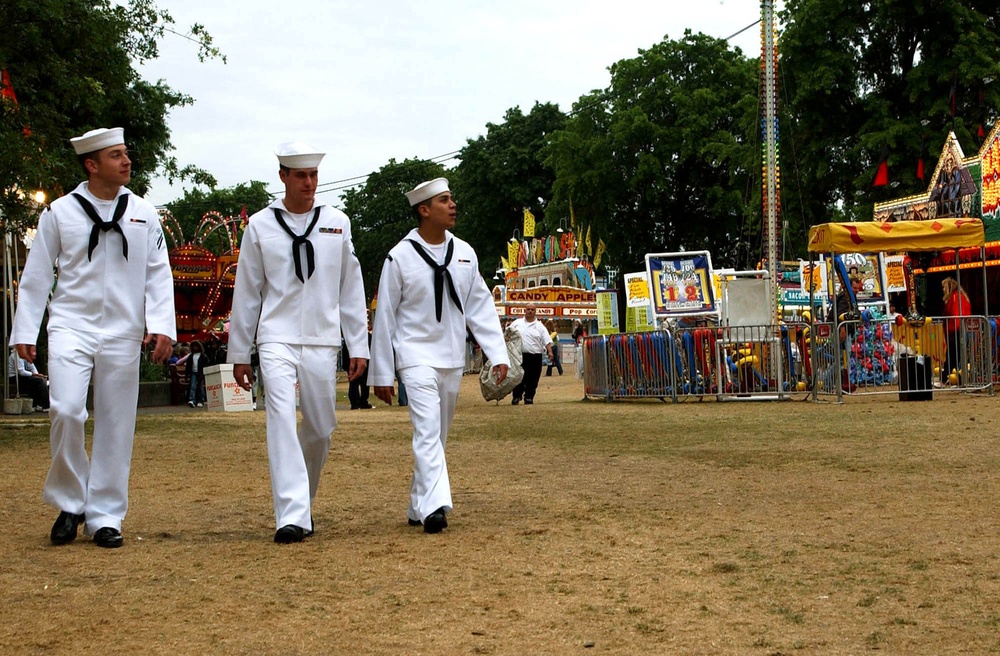 Ships arrive for Portland's Fleet Week