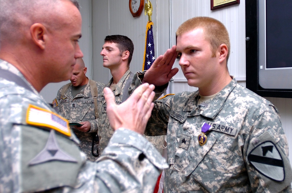 Black Hawk Helicopter Pilot Receives Purple Heart