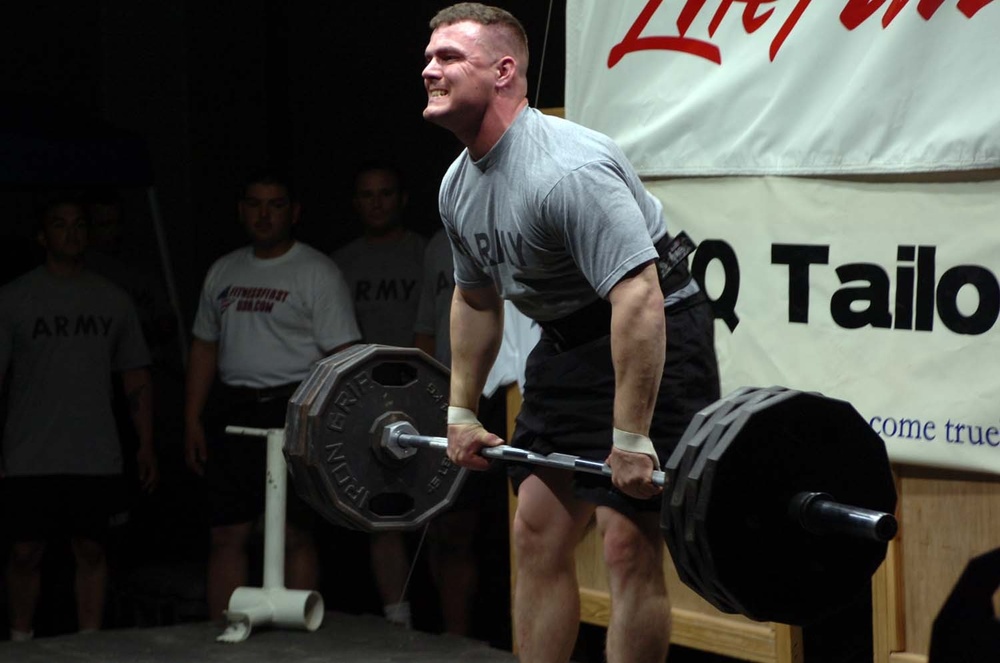 Soldiers Compete in Weight Lift Contest