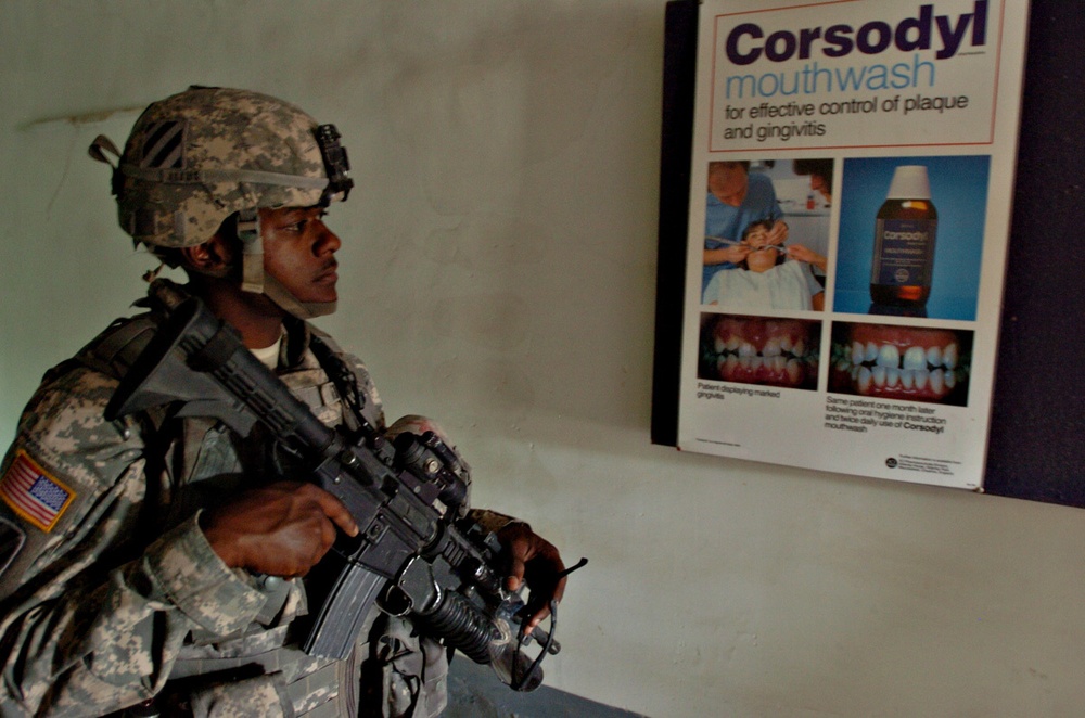 Displaced Iraqis find sanctuary in industrial district of Baghdad