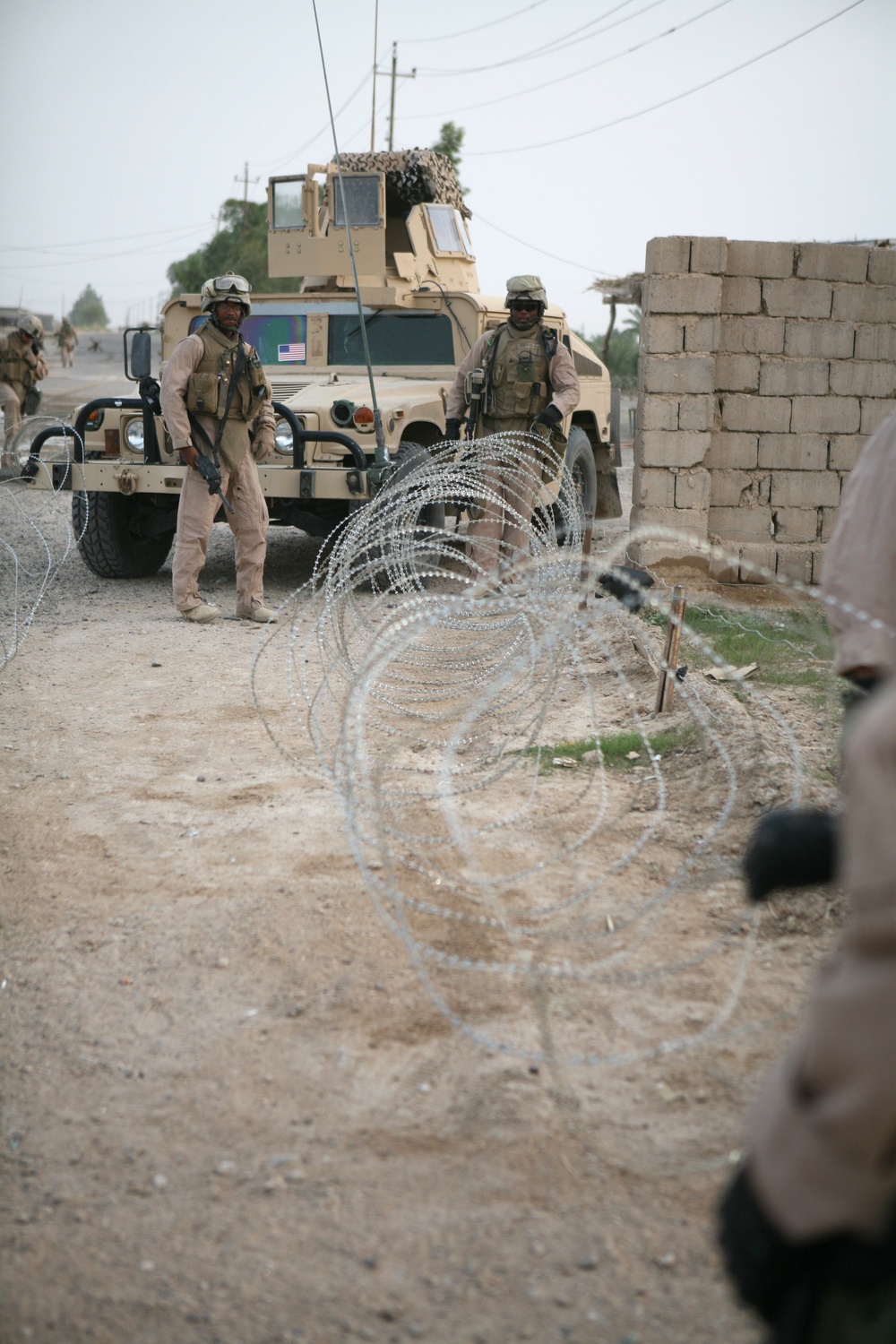 Marines Make ID Renewal Easier for Al Nuammia Residents