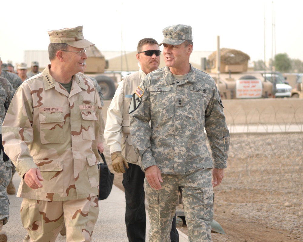 Vice Chairman, Joint Chiefs Visits Service Members in Iraq