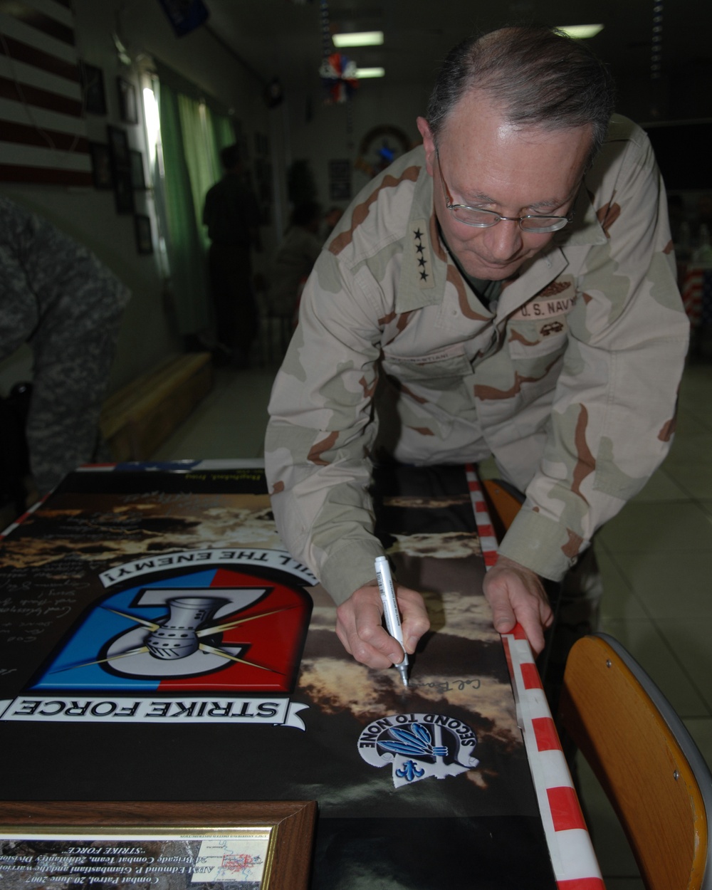 Vice Chairman, Joint Chiefs Visits Service Members in Iraq