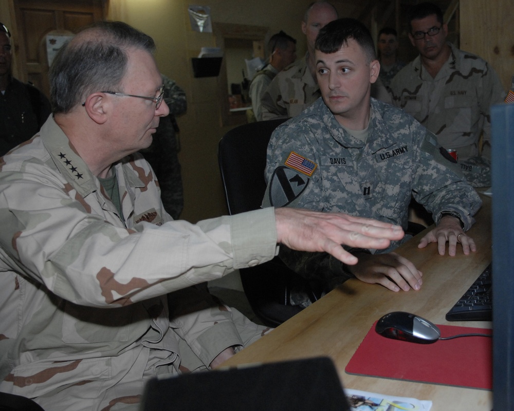 Vice Chairman, Joint Chiefs Visits Service Members in Iraq