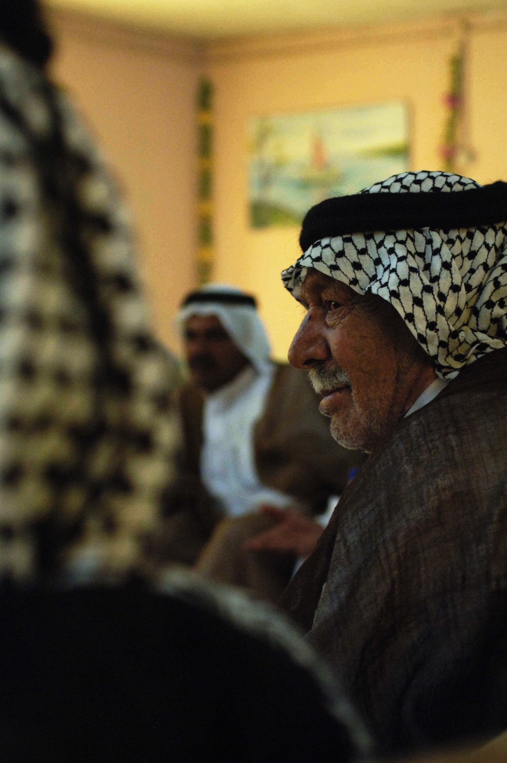 Coalition Forces Meet Shieks to Discuss Peace