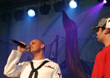 American Idol Finalist Stacey Sings at Navy Week Chattanooga