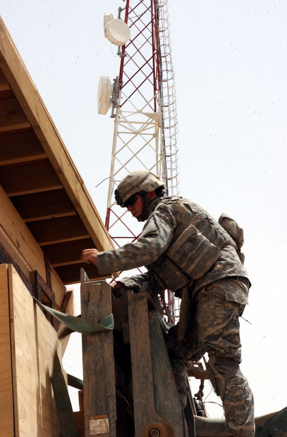 1st Brigade, 3rd Infantry Division conduct reconstruction at an Iraqi polic